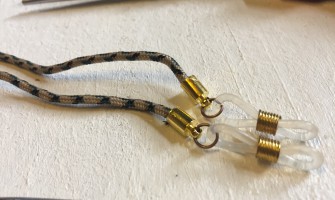 ΘΕΜΑ: πως να φτιάξετε μια αλυσίδα γυαλιών με κορδόνι.