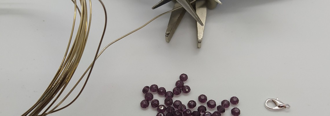 ΘEMA: DIY : Πώς φτιάχνουμε χειροποίητο βραχιόλι με στοιχείο και αλυσίδα ροζάριο.