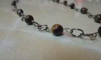 ΘEMA: Κολιέ ροζάριο μακρύ με ξύλινες χάντρες και ατσάλινη αλυσίδα.