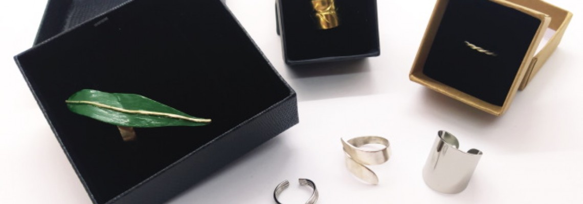 ΘEMA: Χειροποίητα δαχτυλίδια και επιλεγμένα σχέδια by Fp Products.